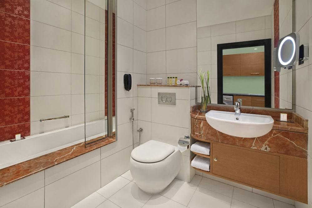 DoubleTree by Hilton Hotel & Residences Dubai Al Barsha — 8