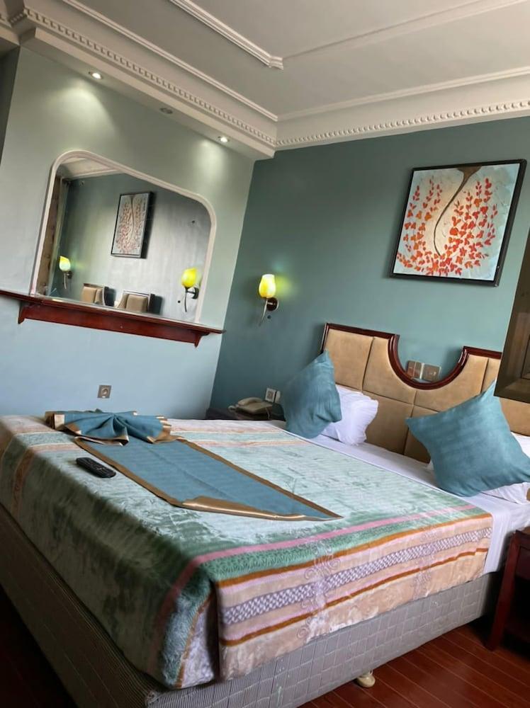 DK Hotel — 9