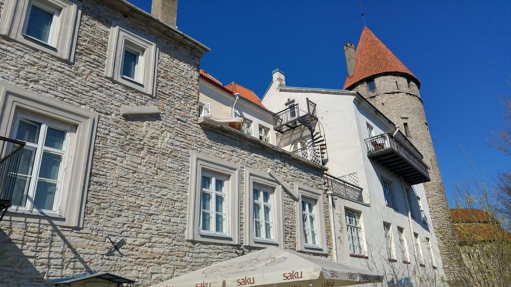 GOTTHARD HOTEL 916565 — 1