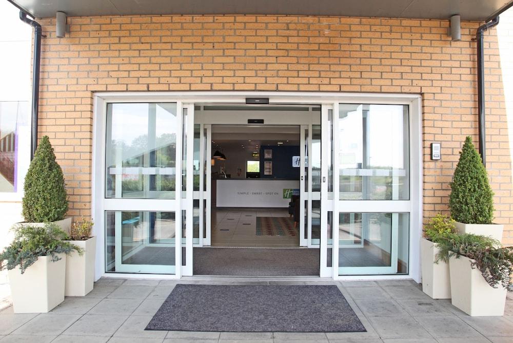 Hampton By Hilton Braintree — 3