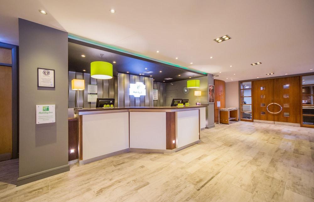 Holiday Inn High Wycombe M40 Jct. 4 — 8