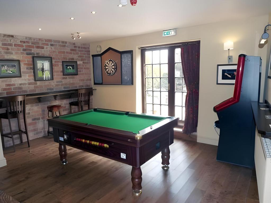 The New Globe Inn — 1