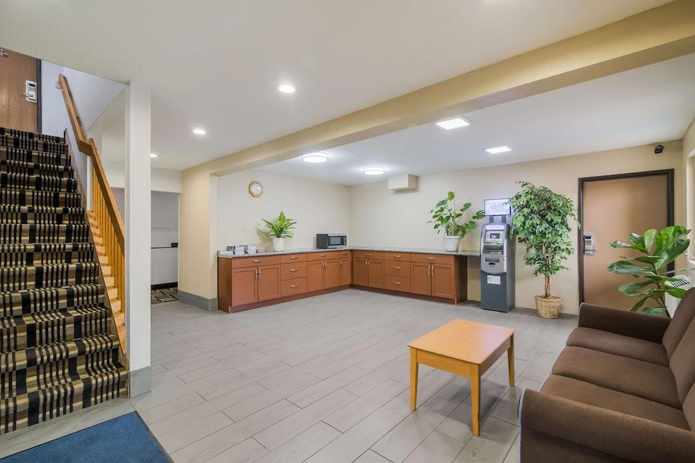 Americas Best Value Inn Fargo — 6