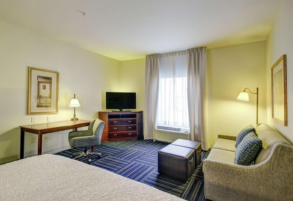 Hampton Inn & Suites Alexandria MN — 1