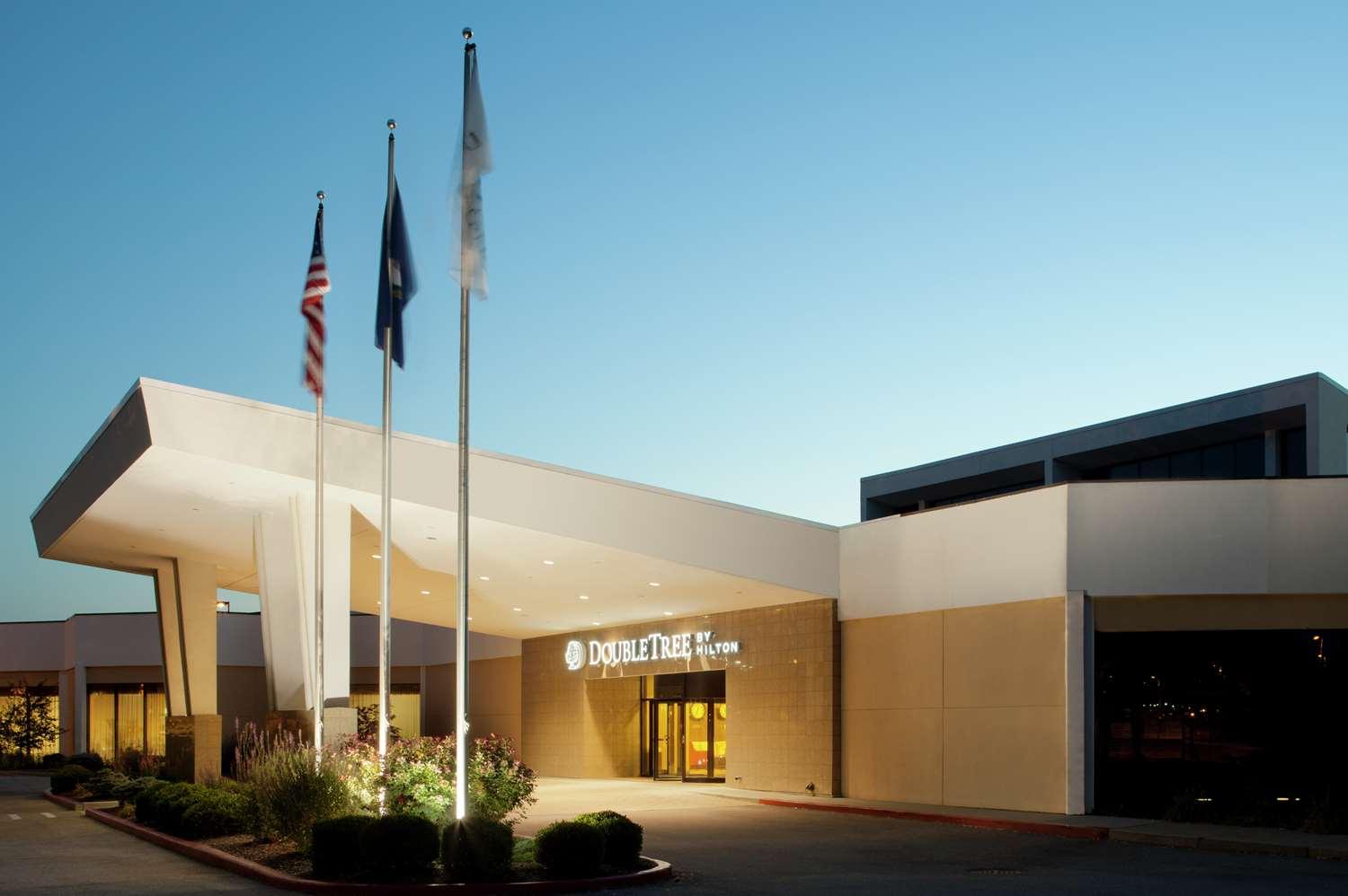 Doubletree Cincinnati Airport — 1
