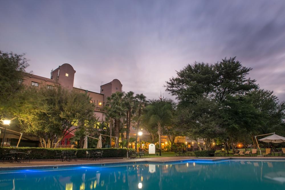 PEERMONT WALMONT AMBASSADOR (4 Star) AT THE GRAND PALM  HOTEL, CASINO AND CONVENTION RESORT GABORONE — 6