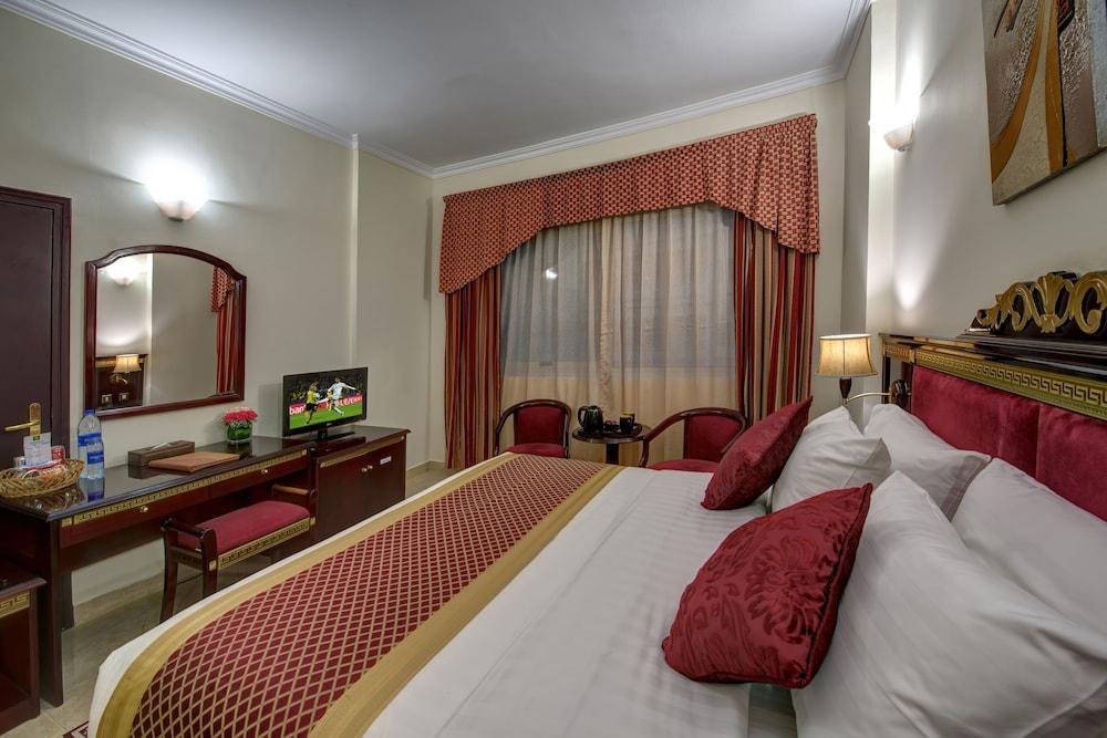 COMFORT INN HOTEL — 4