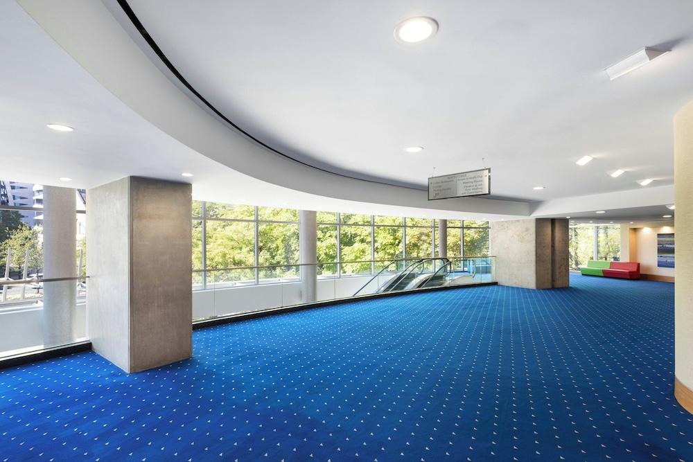 SHERATON WALL CENTRE HOTEL 3314 — 8