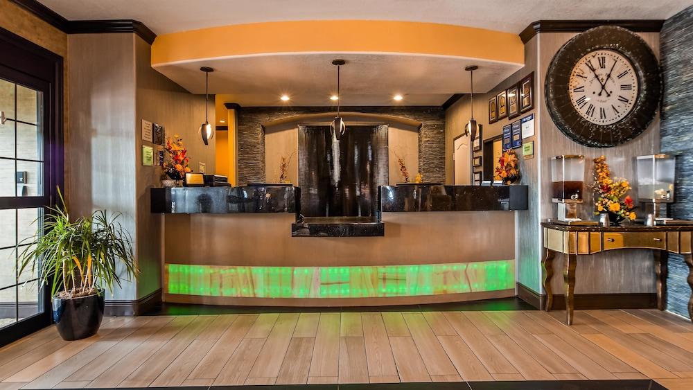 Best Western Plus Emerald Inn & Suites — 9