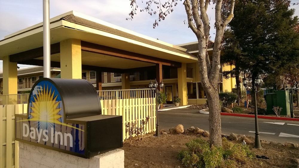 Days Inn by Wyndham Gilroy — 1