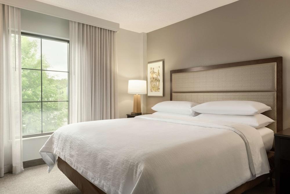 Embassy Suites By Hilton Atlanta Alpharetta — 9