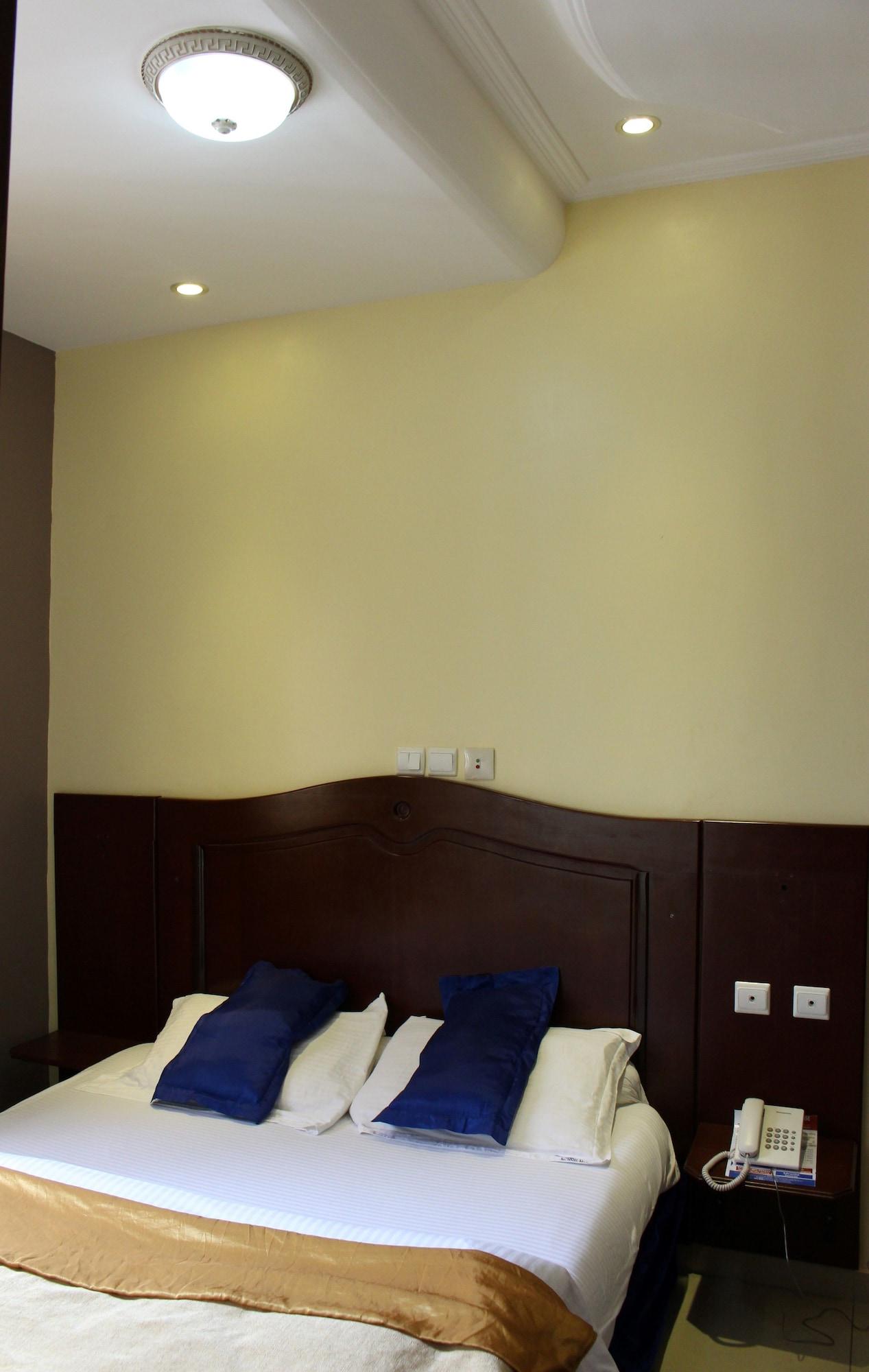 Prestige Hotel — 1