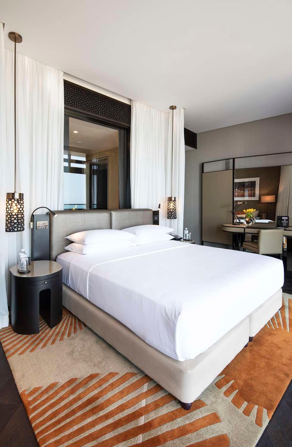 Grand Hyatt Abu Dhabi Hotel and Residences Emirates Pearl — 9