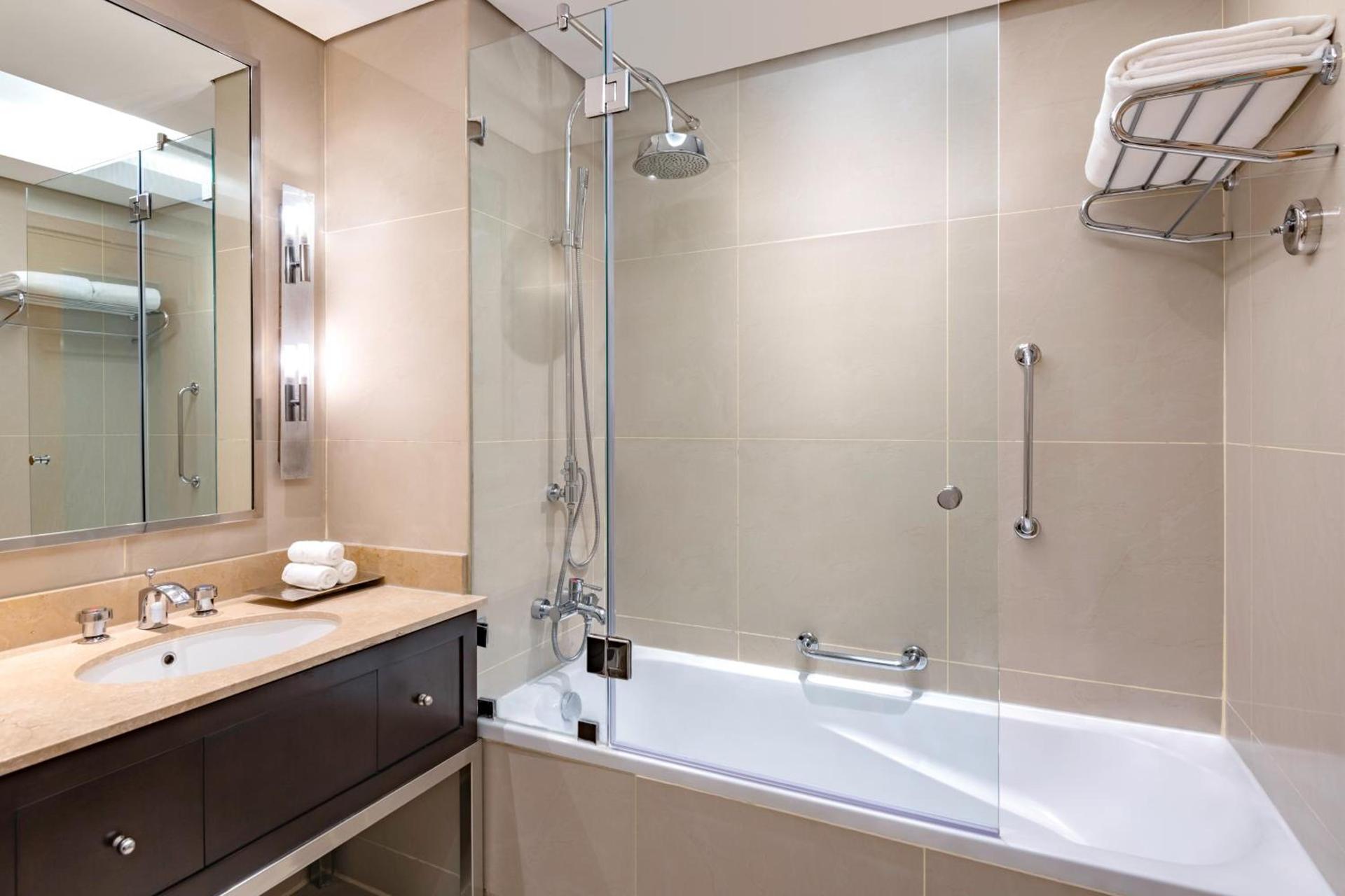 Qabila Westbay Hotel by Marriott 61834 — 9
