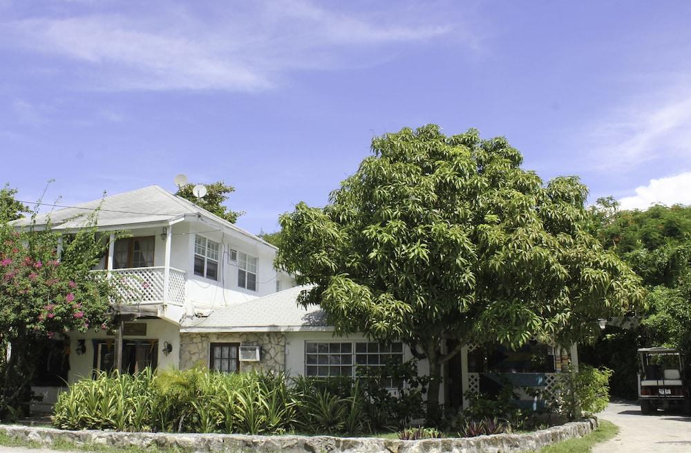 Tingum Village Hotel — 1