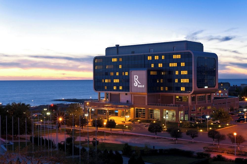 Renaissance Aktau Hotel — 1