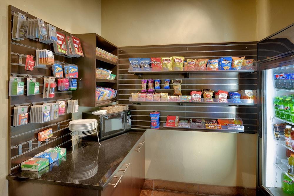 Courtyard by Marriott Albuquerque — 8