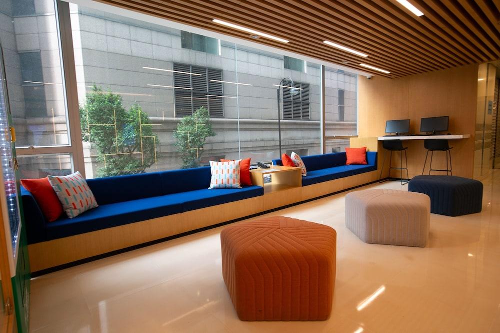 HOLIDAY INN EXPRESS CAUSEWAY BAY 140794 — 7