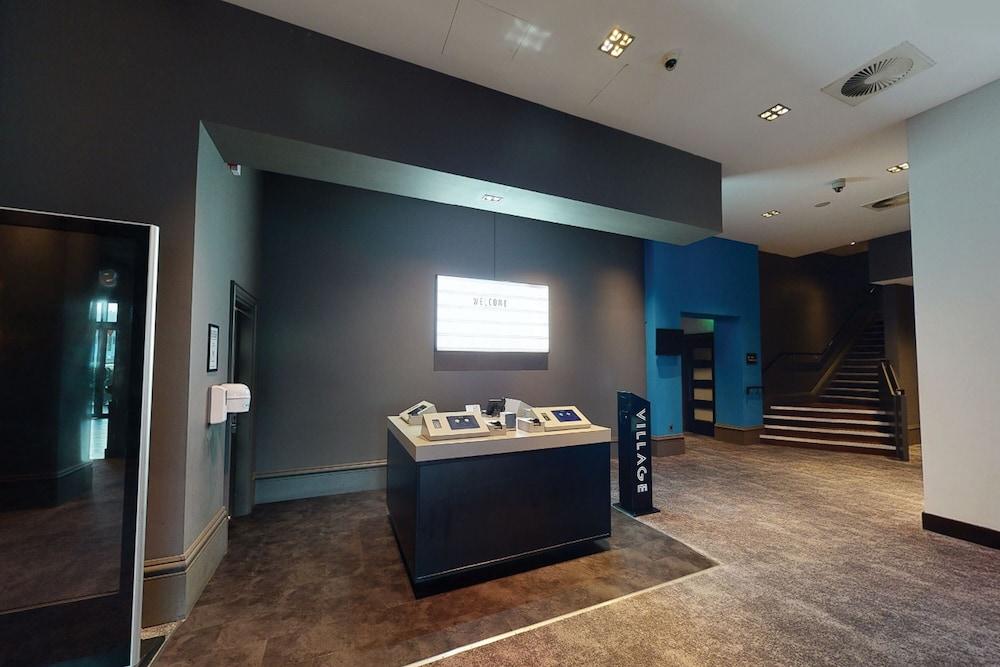 Village Urban Resort London Watford — 5