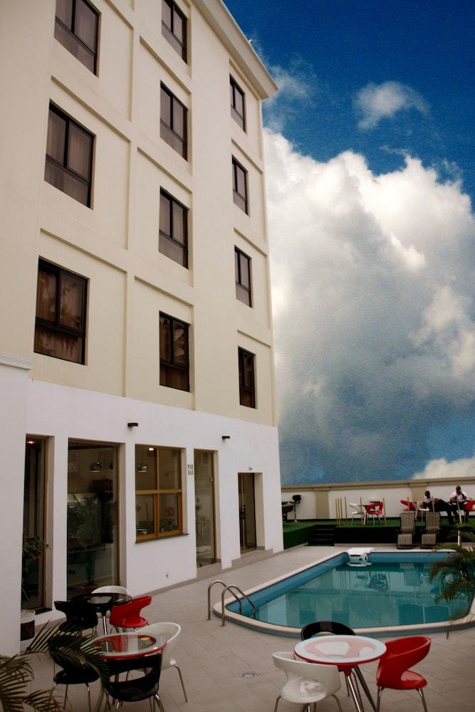 Chesney Hotel — 1