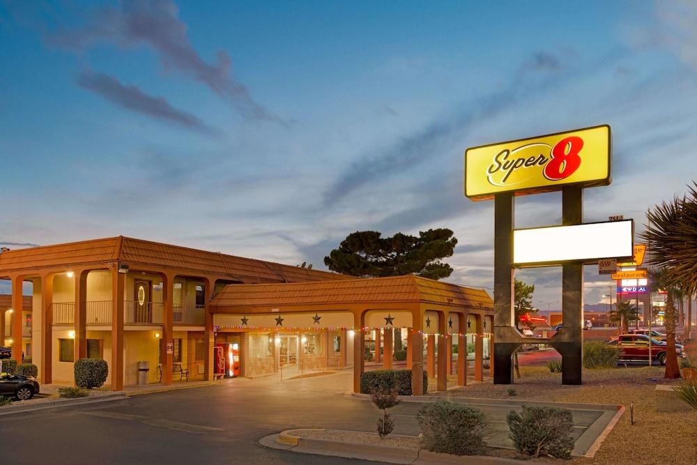 Super 8 By Wyndham El Paso Airport — 1