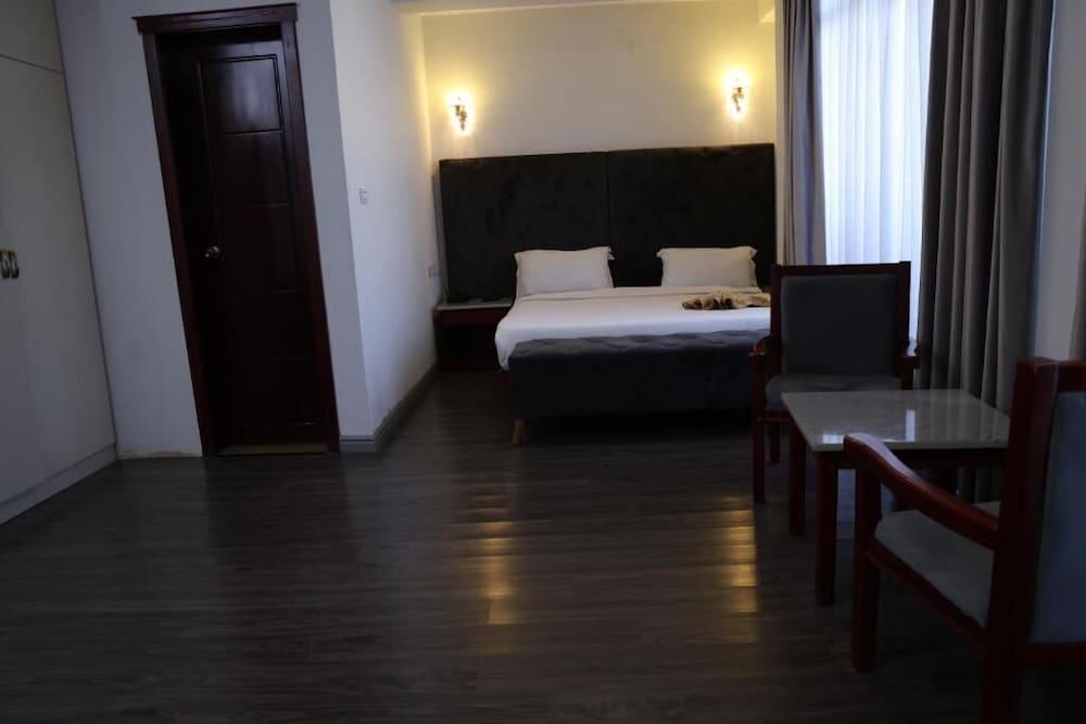 Trinity Hotel — 5