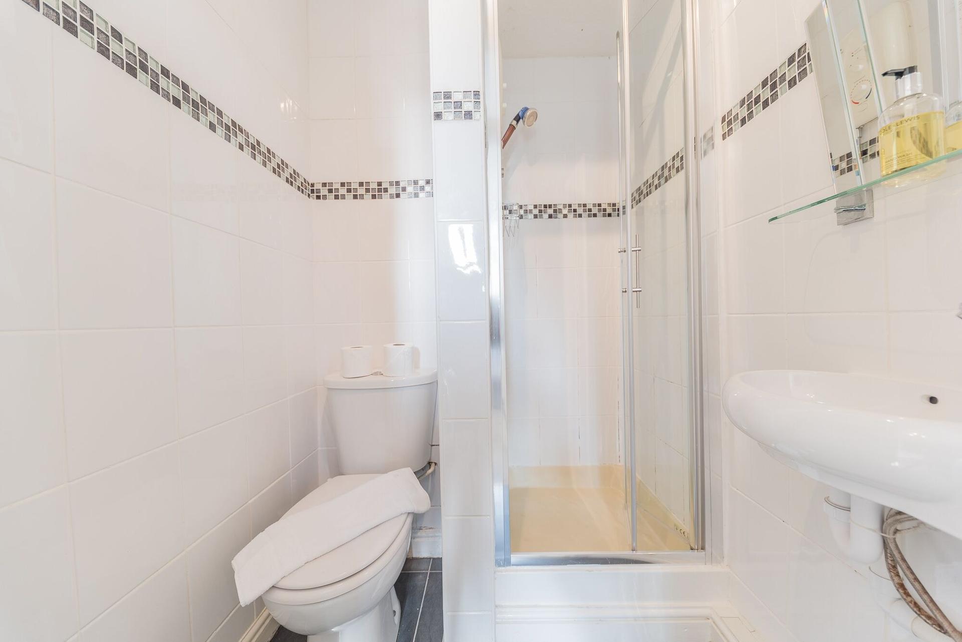 Rayrigg Villa Guesthouse — 5