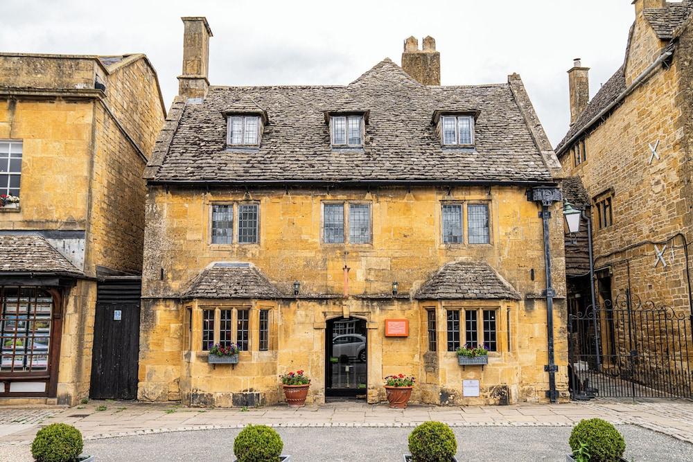 THE LYGON ARMS — 1