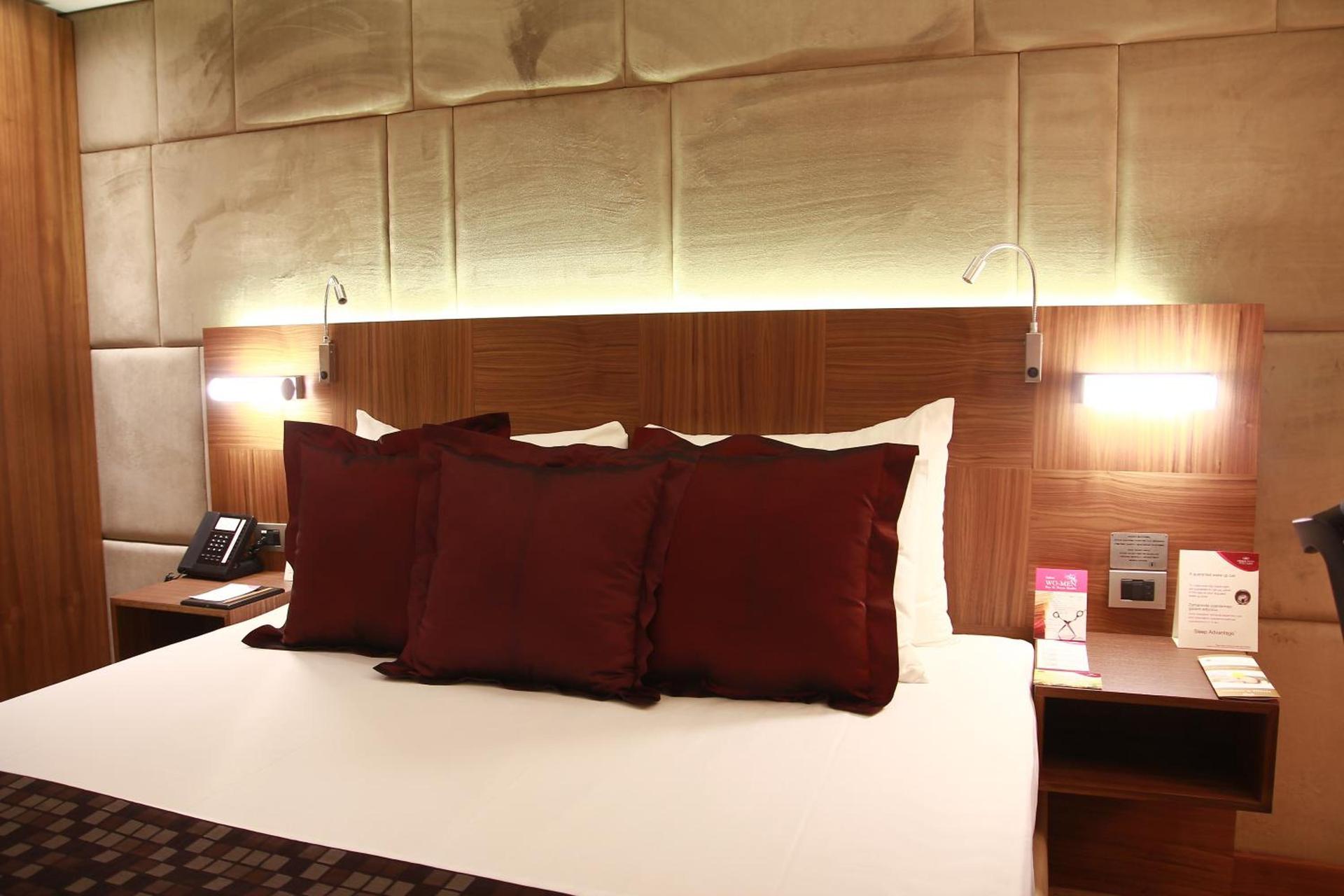 Swissotel Al Murooj Dubai — 1