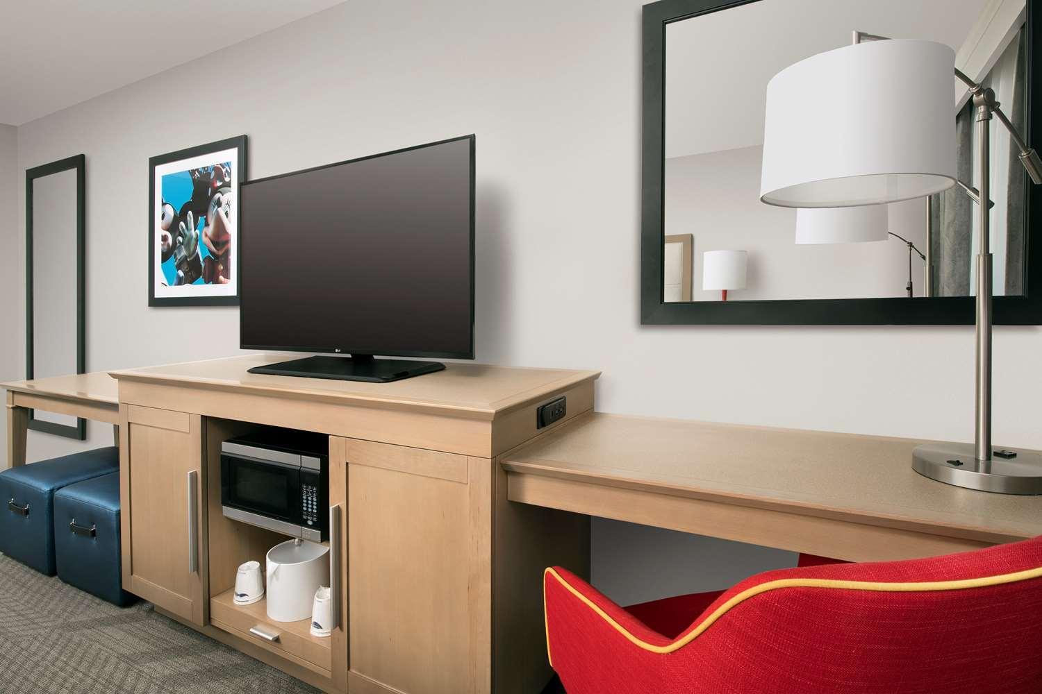 Hampton Inn & Suites Anaheim - Garden Grove — 6