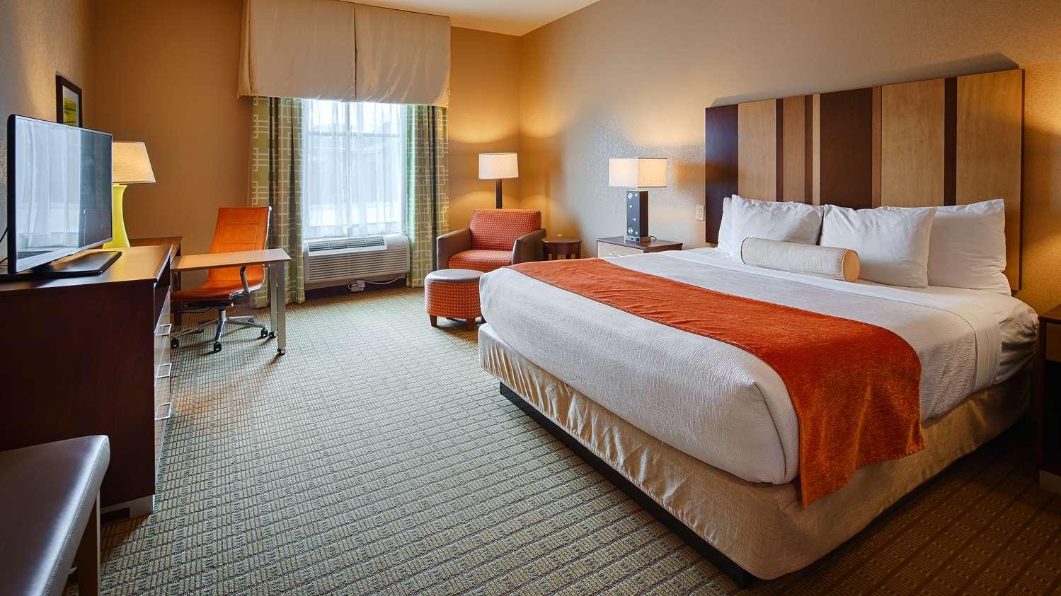 Best Western Plus Flatonia Inn — 8