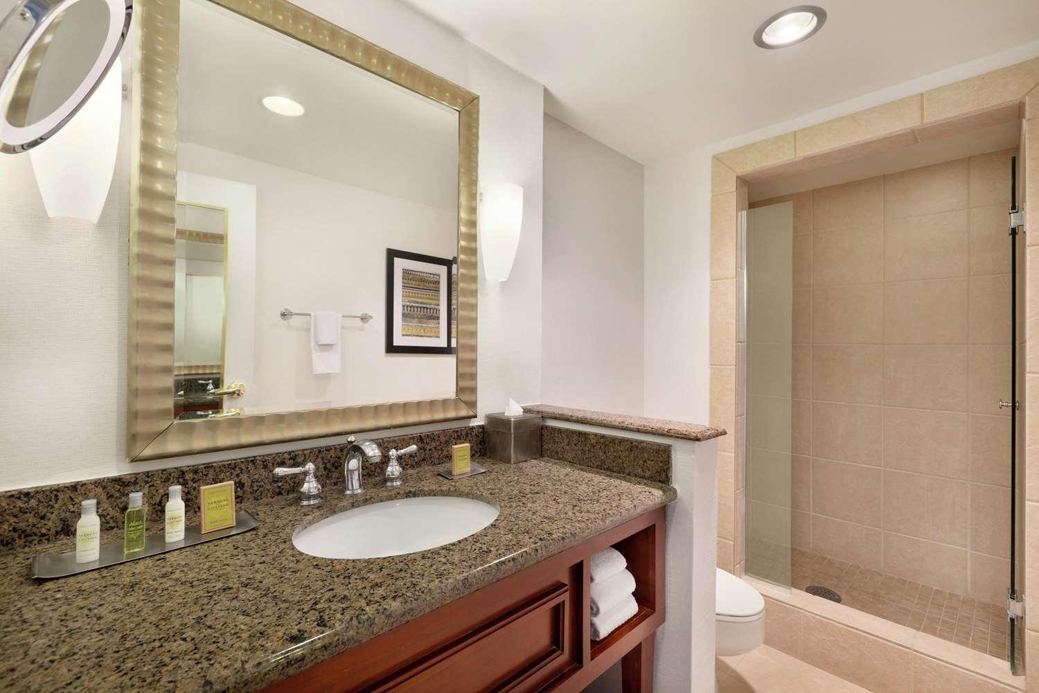 DoubleTree by Hilton Hotel Albuquerque — 6