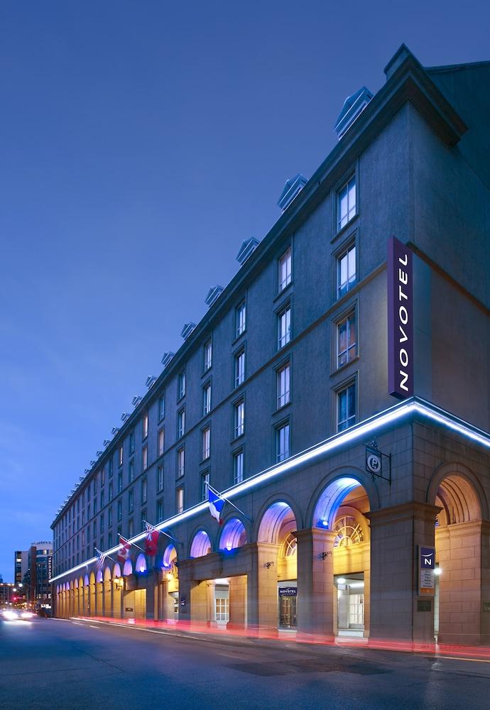 Novotel Toronto Centre 3234 — 1