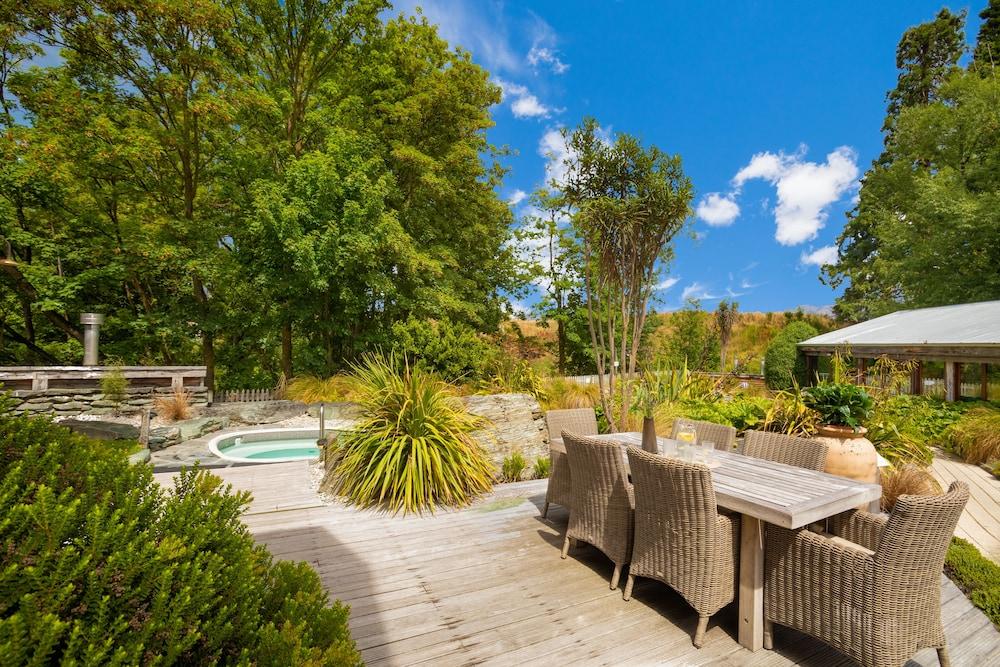 MILLBROOK RESORT 89292 — 5