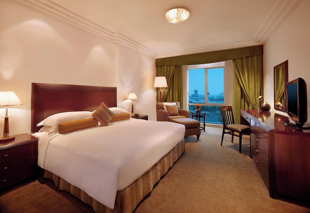 Grand Hyatt Residence — 10