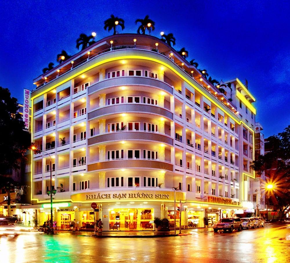 Huong Sen Hotel — 1