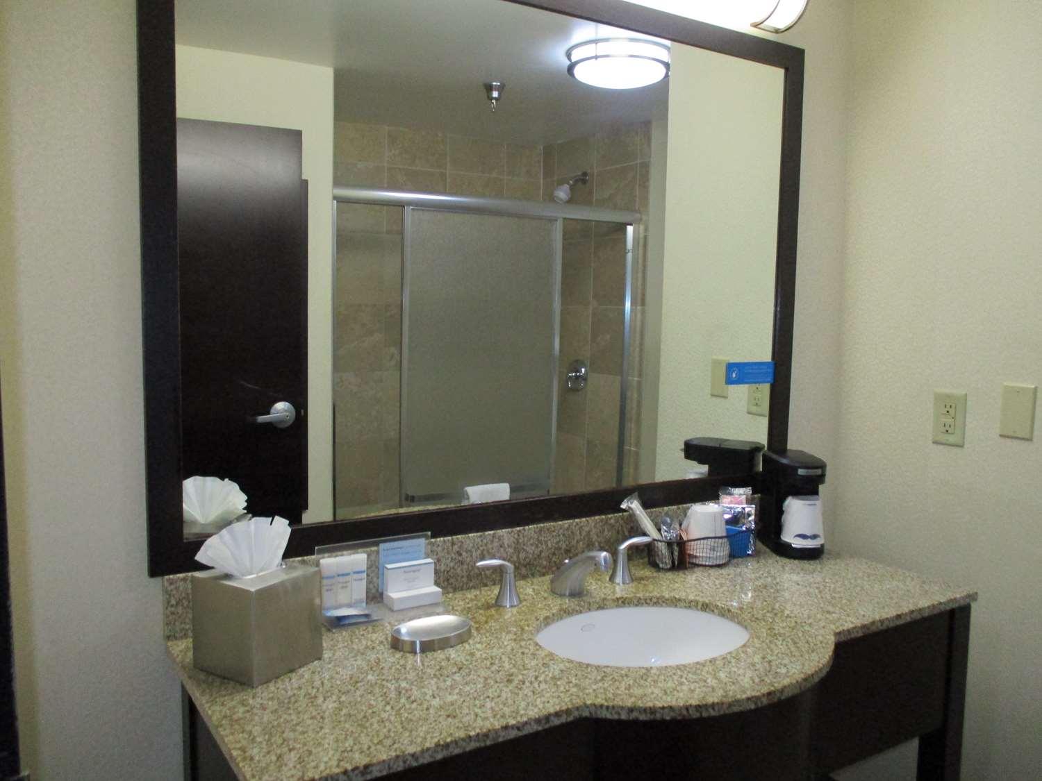 Hampton Inn & Suites Las Vegas South — 1