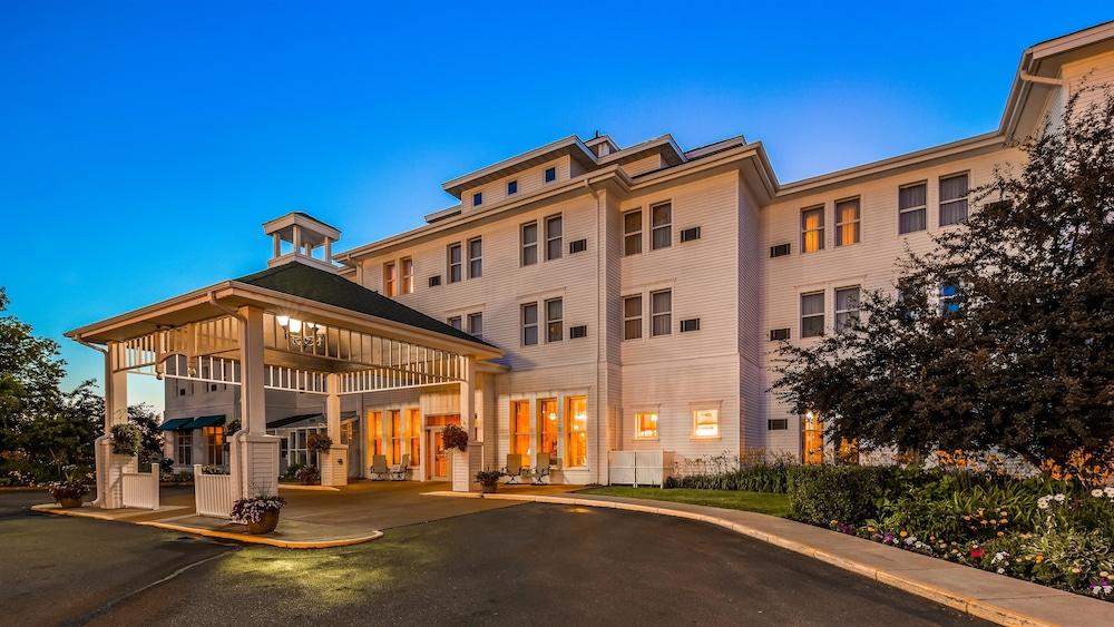 Best Western The Hotel Chequamegon — 1
