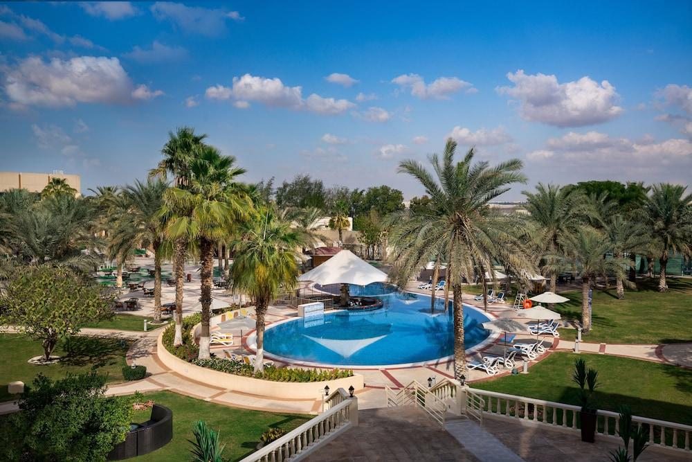 Metropolitan Al Mafraq Hotel — 1
