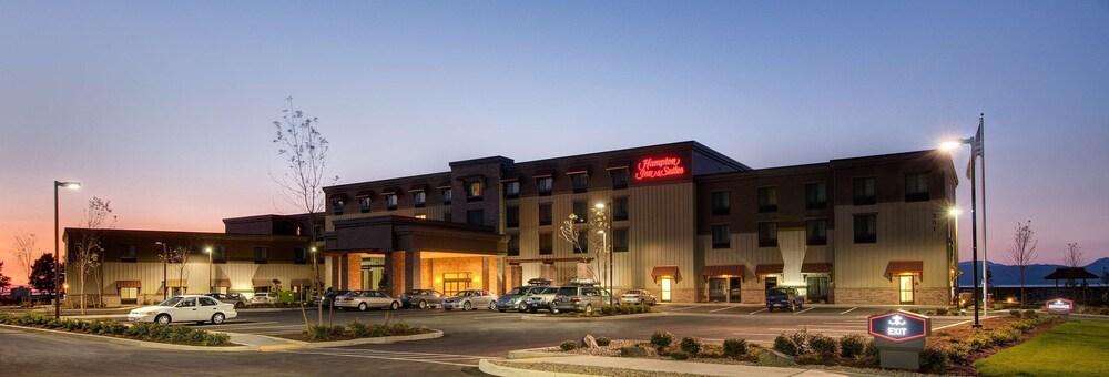HAMPTON INN AND SUITES ASTORIA — 1