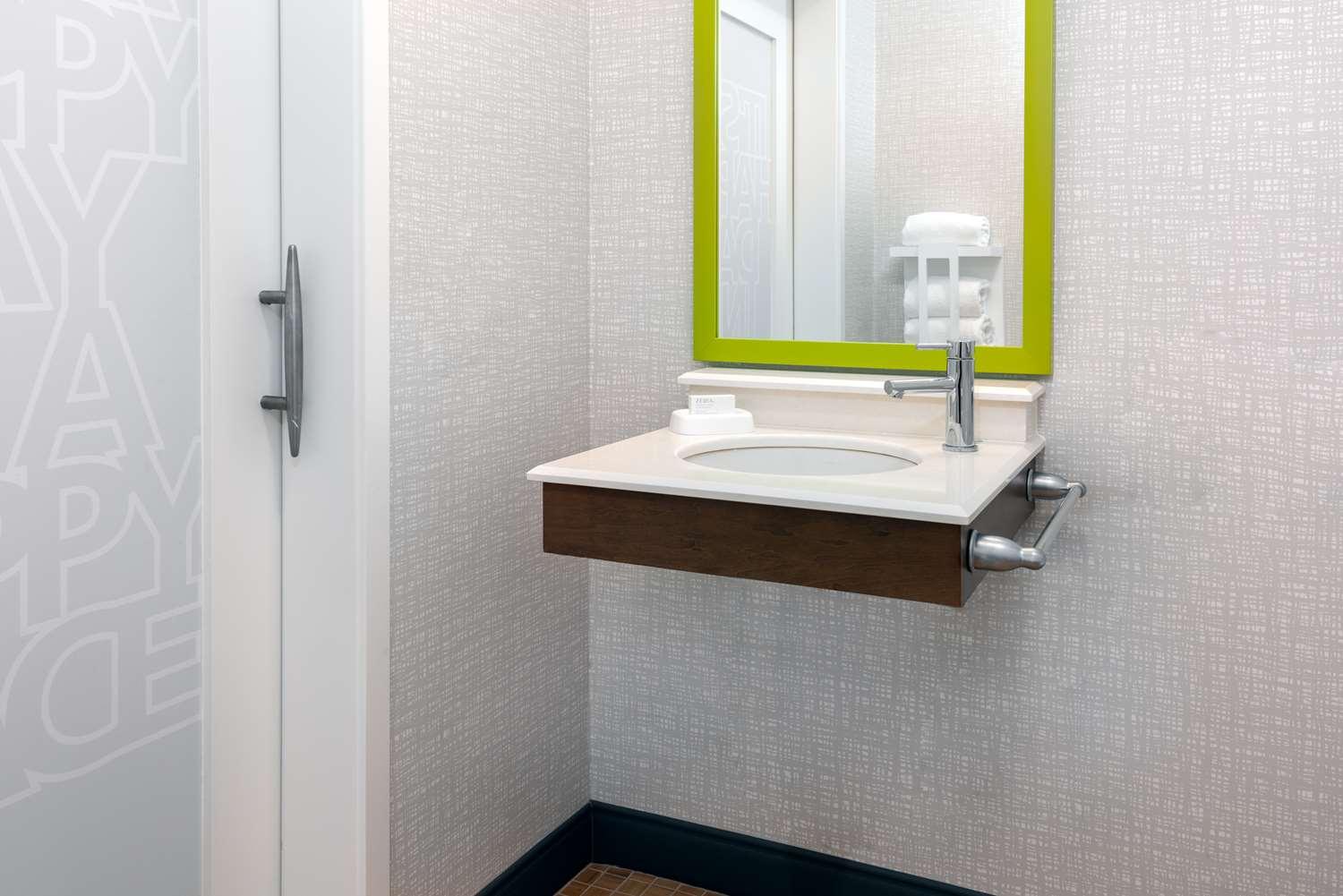 Hampton Inn Coventry - Warwick Area — 1