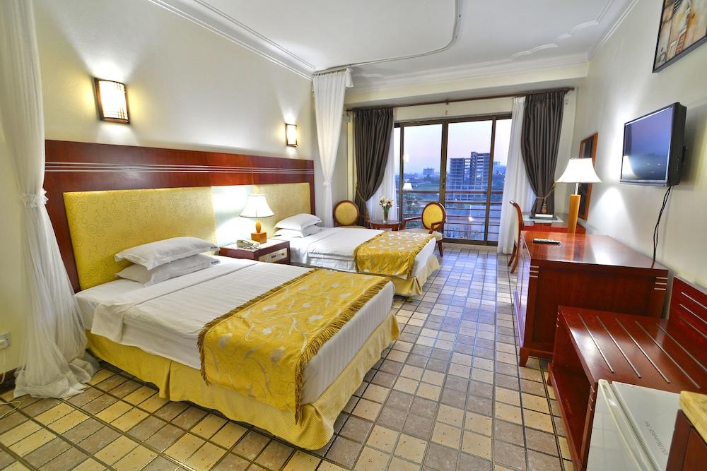 HOTEL AFRICANA — 9