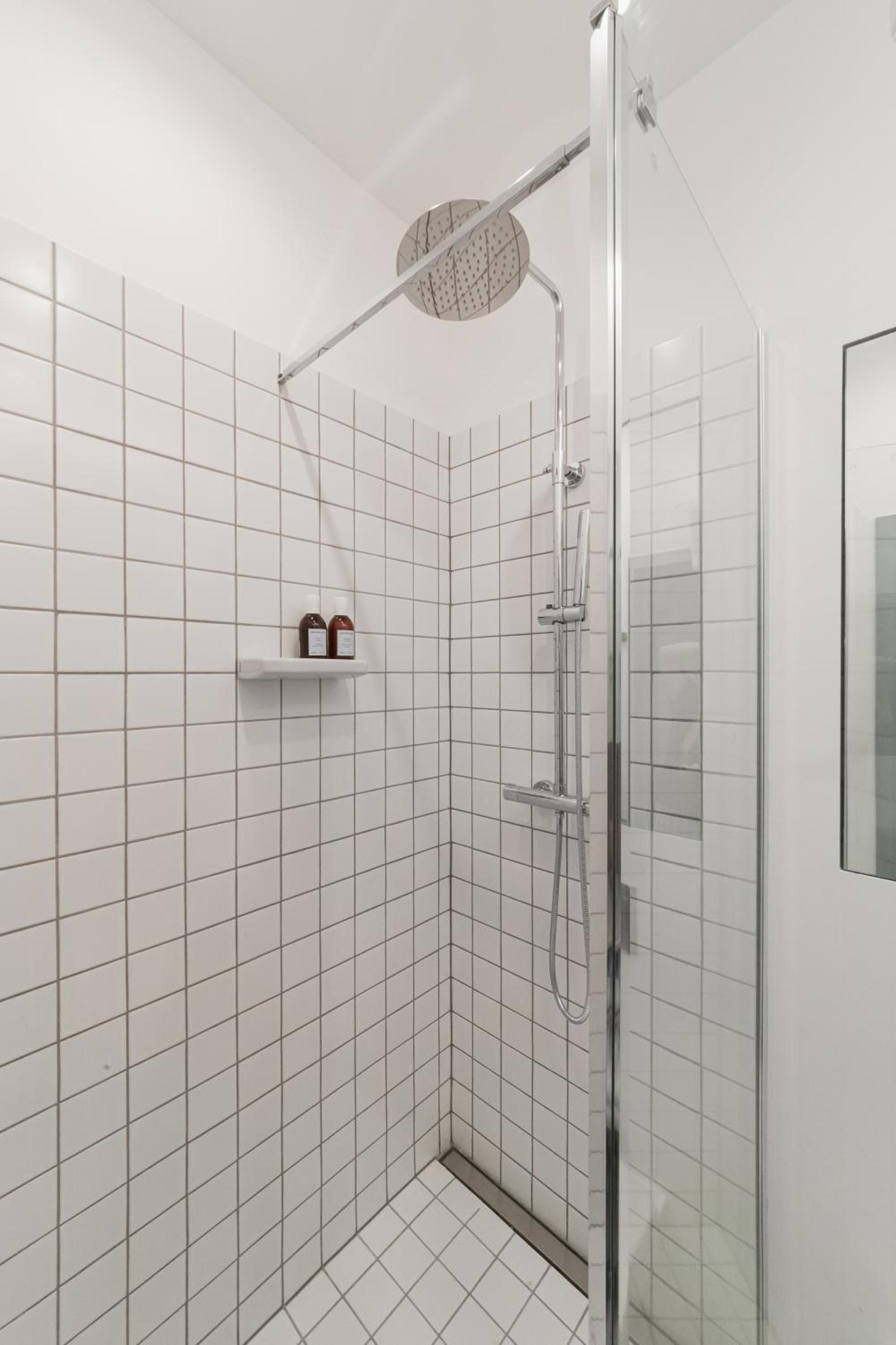 Corner Hotel 1058848 — 10
