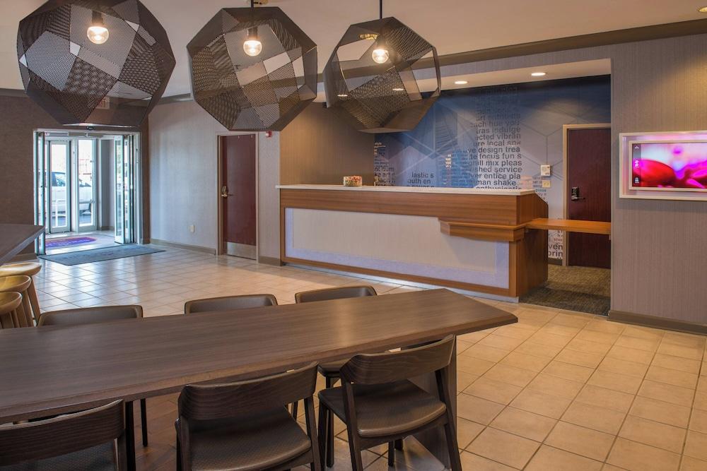 SpringHill Suites Herndon Reston — 6