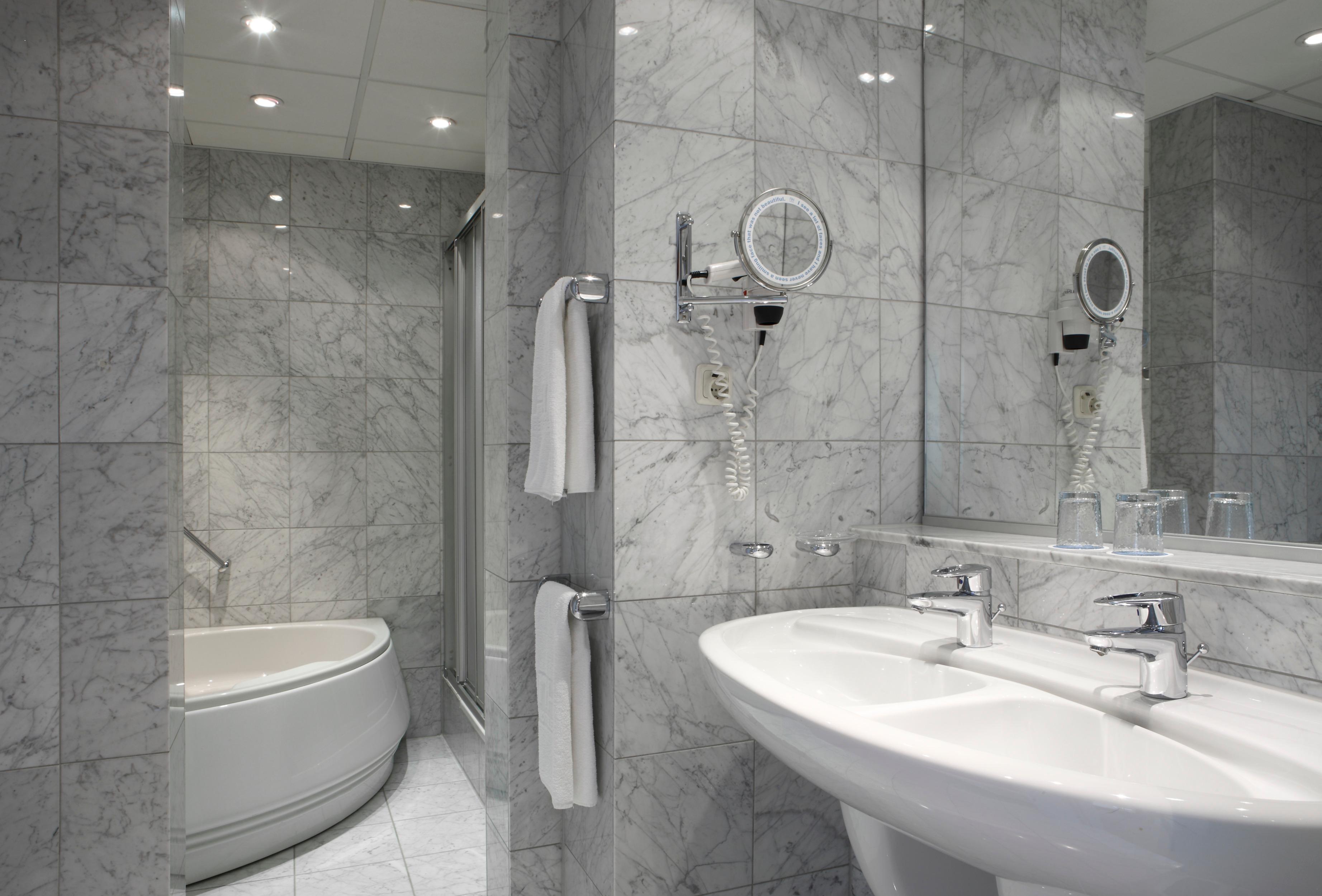 Nh Luxembourg Hotel — 10
