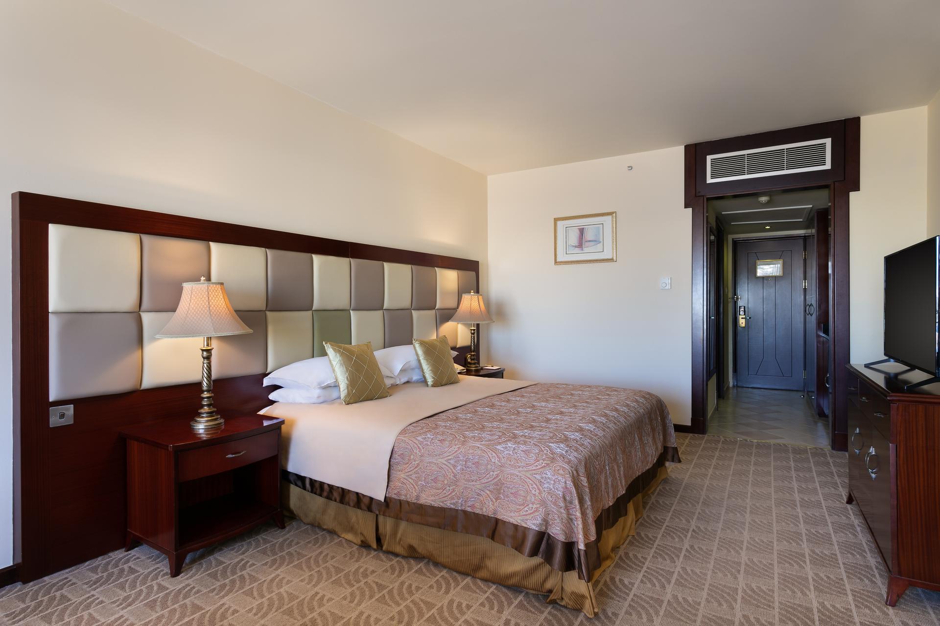 Grand Hotel Excelsior 97209 — 9