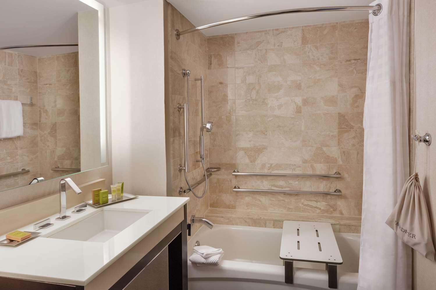Hilton Alexandria Old Town — 1