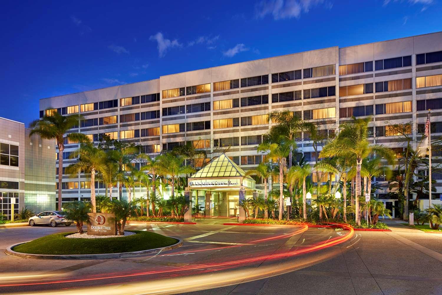 DoubleTree by Hilton Hotel LAX - El Segundo — 7