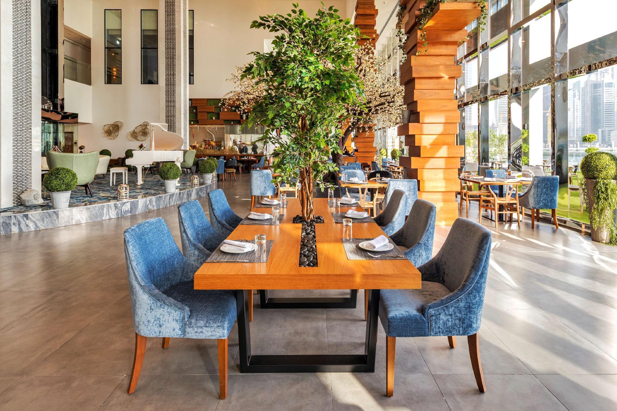 Canal Central Hotel Business Bay — 2