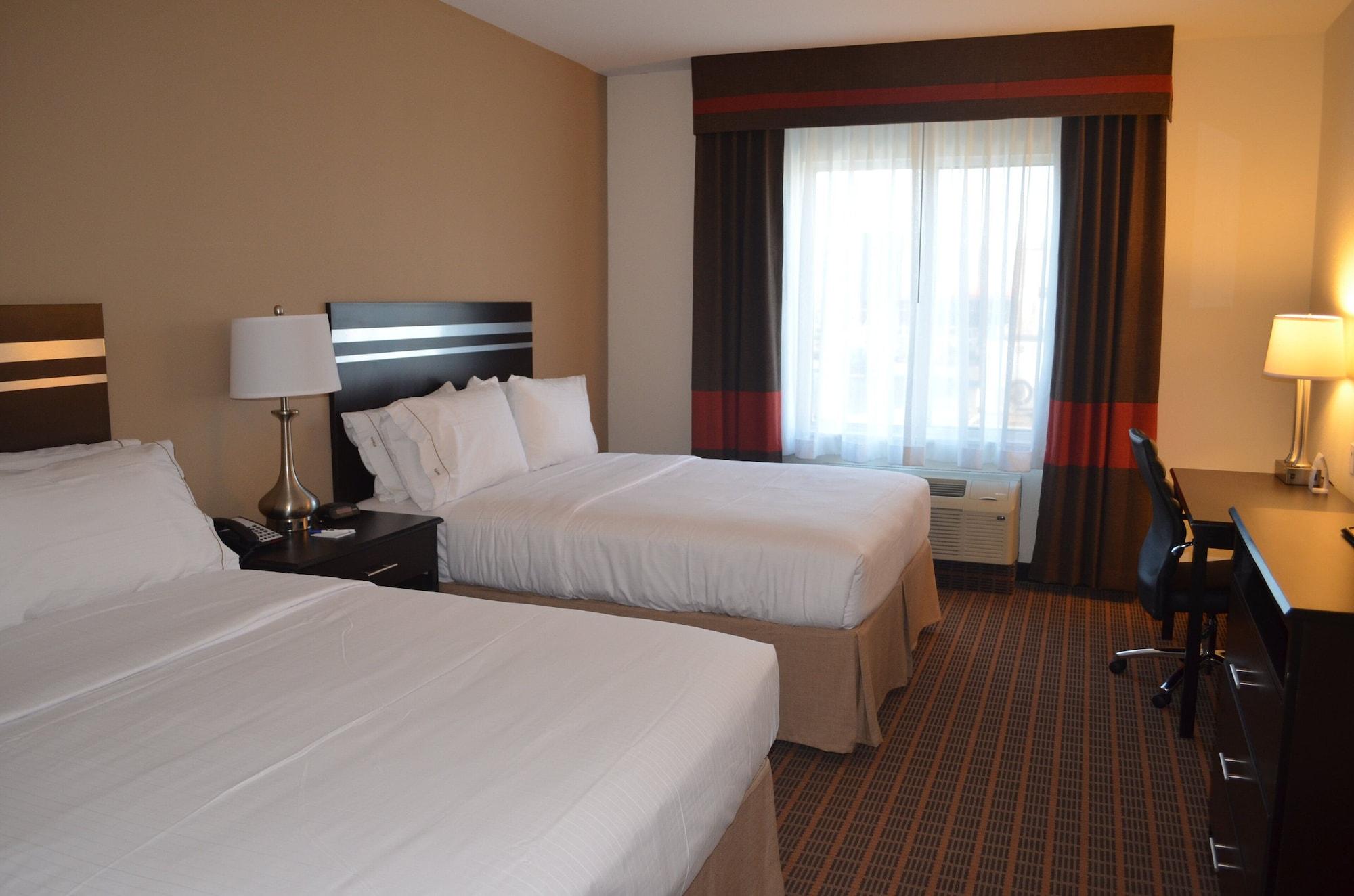 Holiday Inn Express and Suites Denver West - Golden — 1